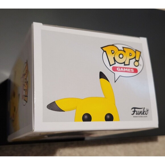 Diamond Collection Pikachu Pokemon Funko Pop Gamestop Exclusive #553 - Picture 6 of 8